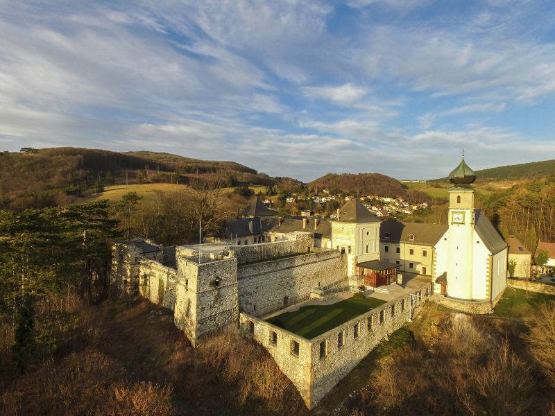 Burgsaal und Hochburg