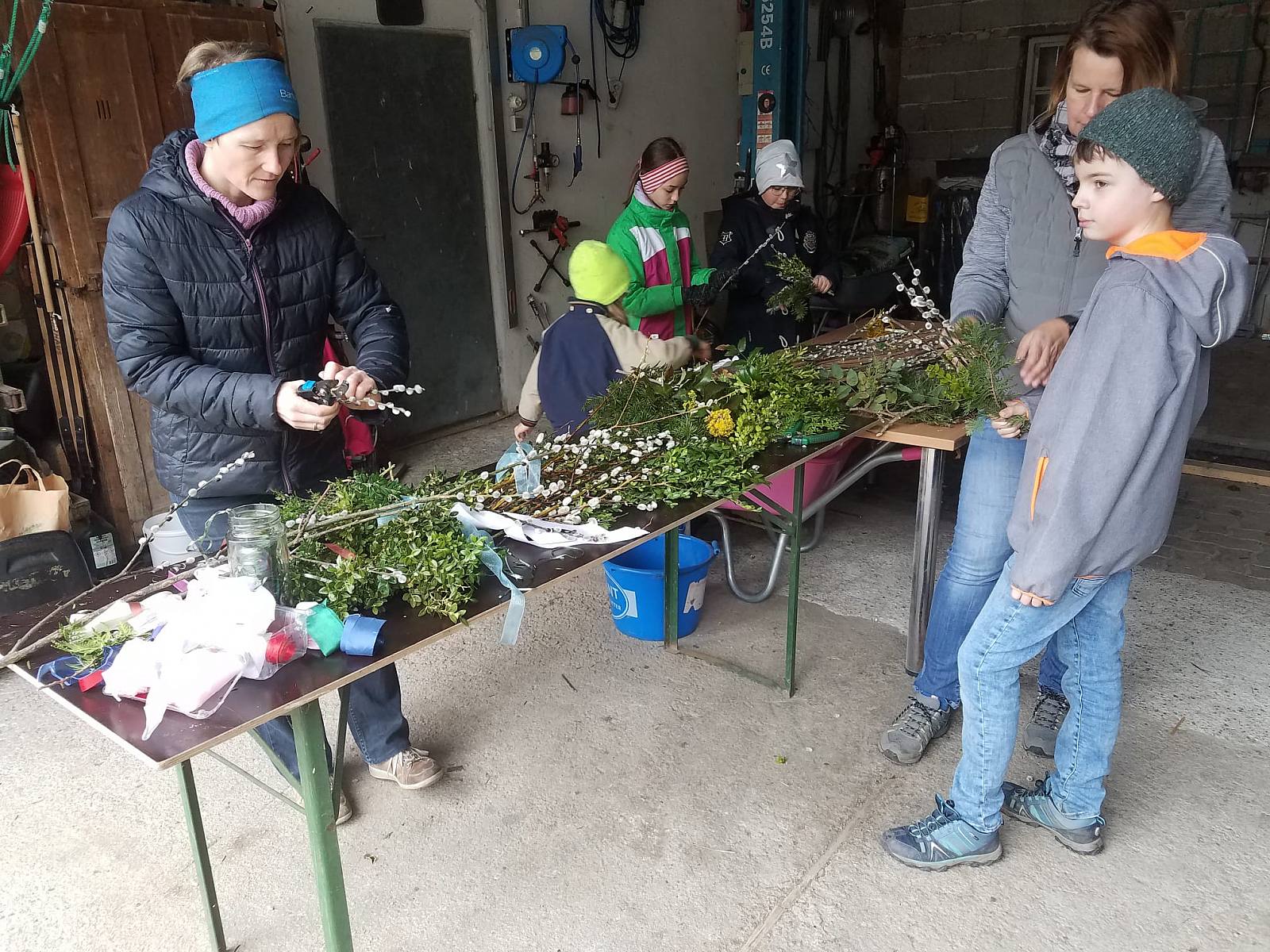 Palmsonntag Palmbuschenvorbereitung und -segnung