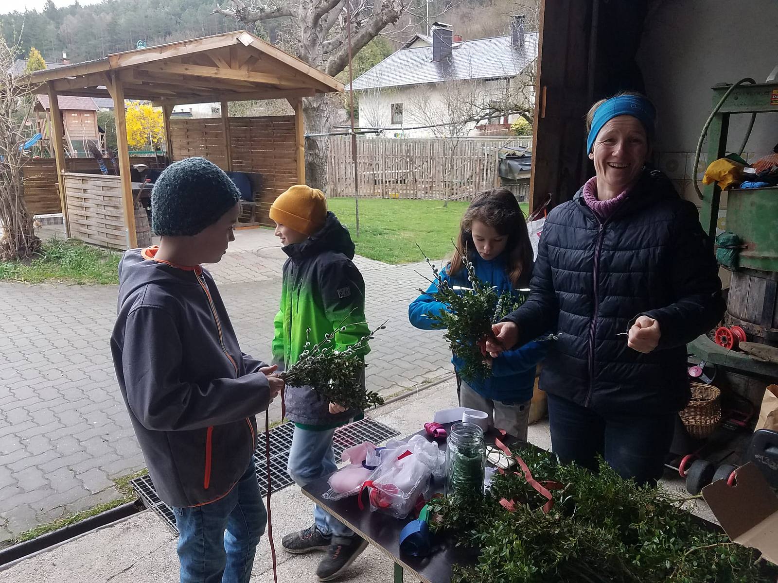 Palmsonntag Palmbuschenvorbereitung und -segnung