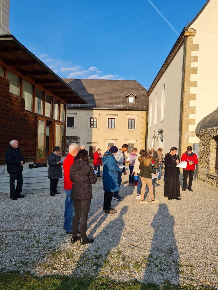 Kreuzweg für den Frieden am 8.4.2022