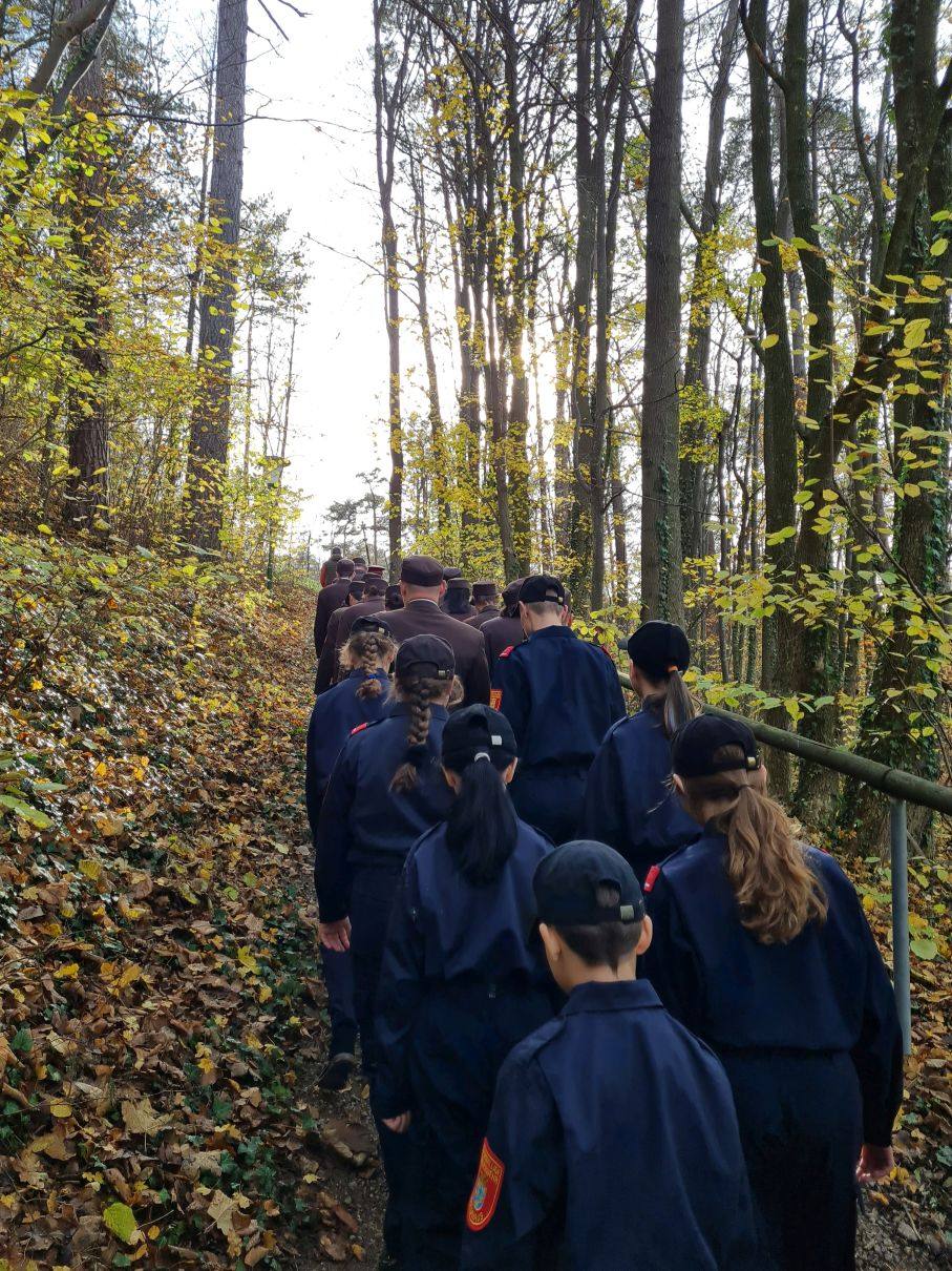 Totengedenken Kriegerdenkmal u Friedhof