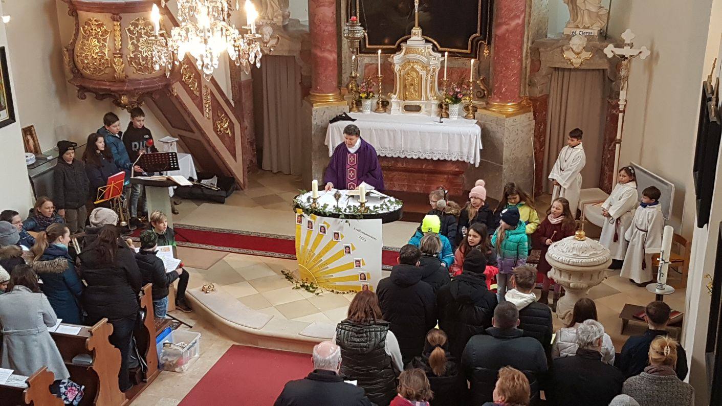 Rhythmische Familienmesse mit Vorstellung Erstkommunionskinder und Firmlinge