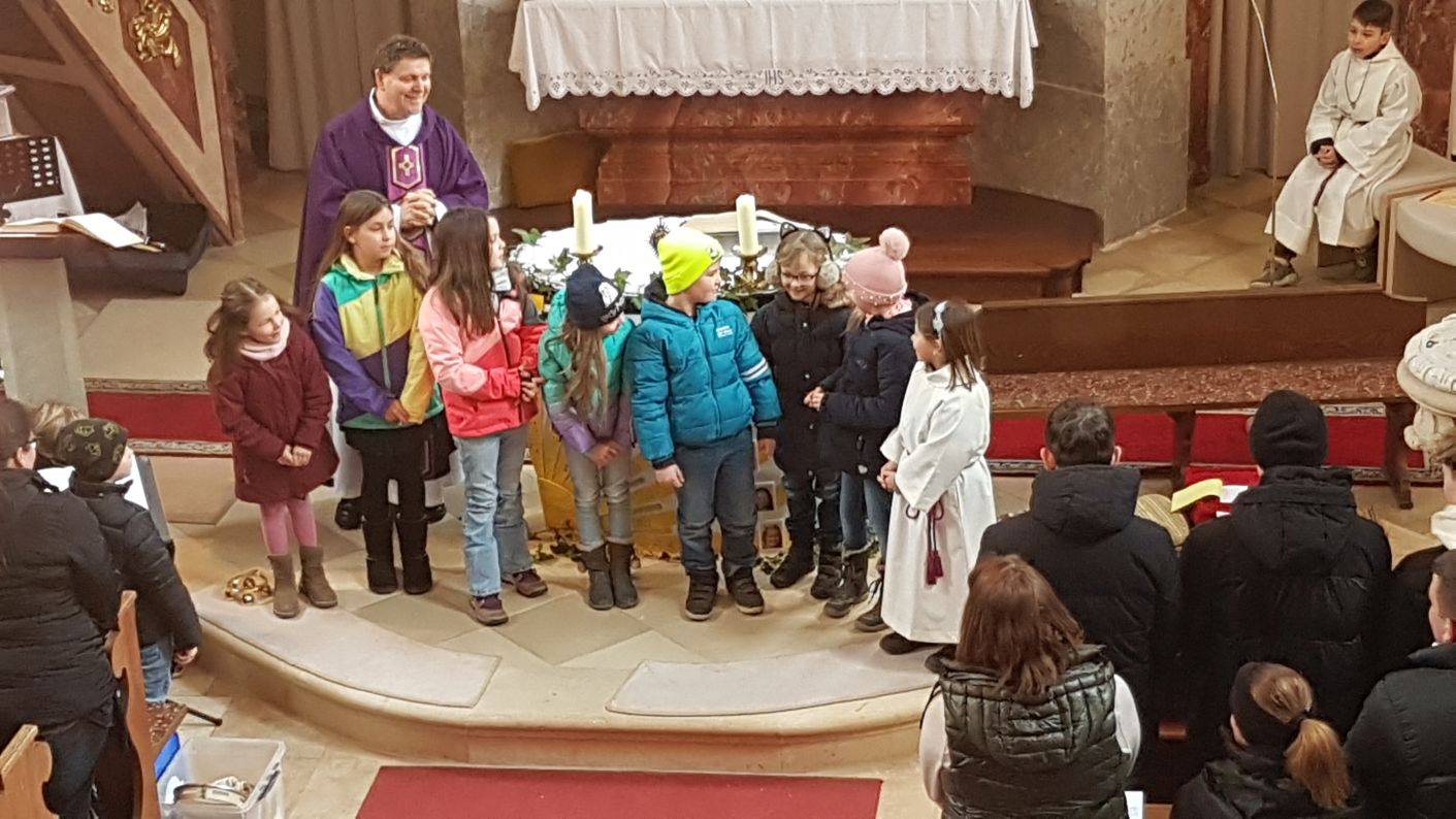 Rhythmische Familienmesse mit Vorstellung Erstkommunionskinder und Firmlinge