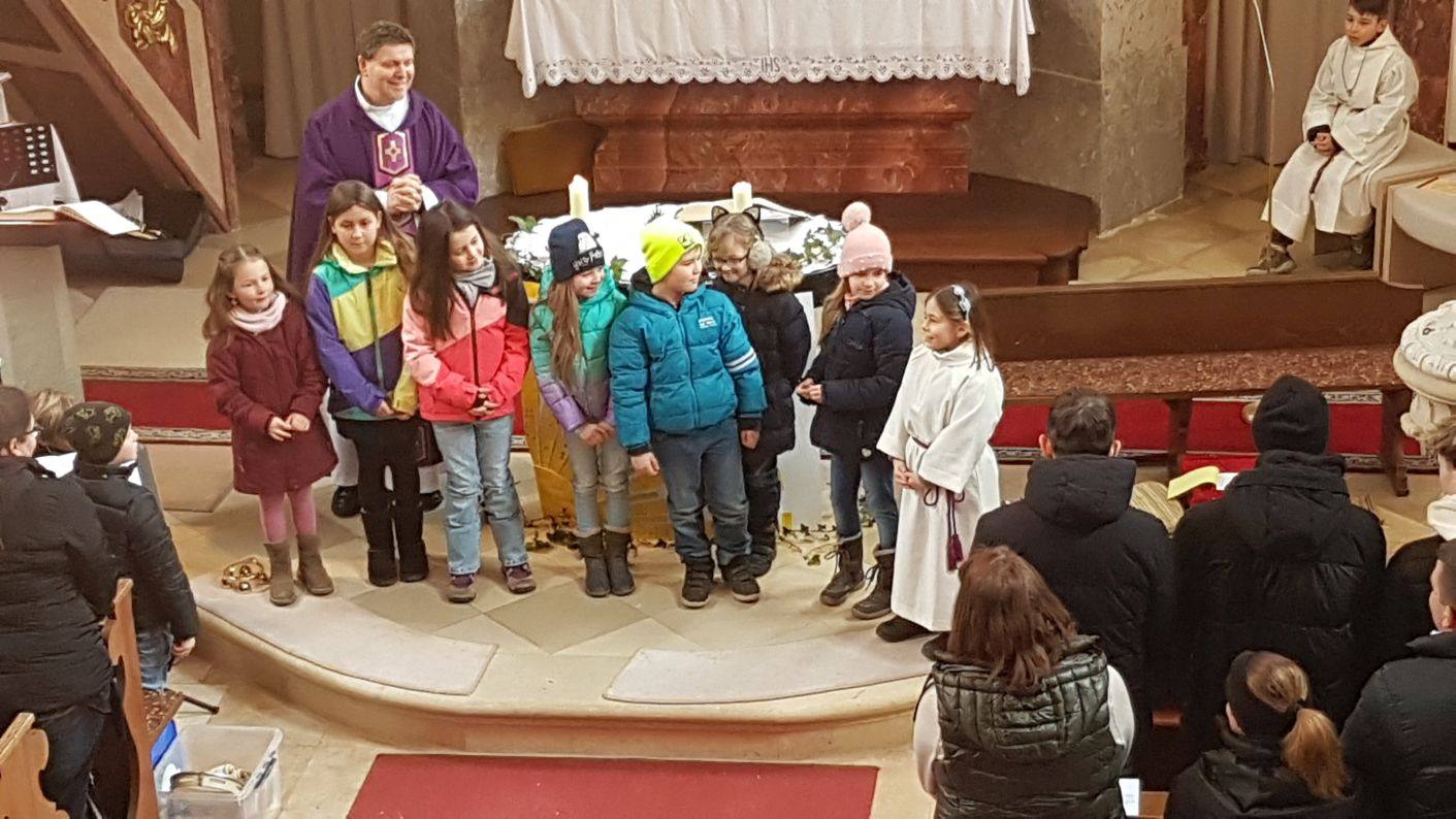 Rhythmische Familienmesse mit Vorstellung Erstkommunionskinder und Firmlinge