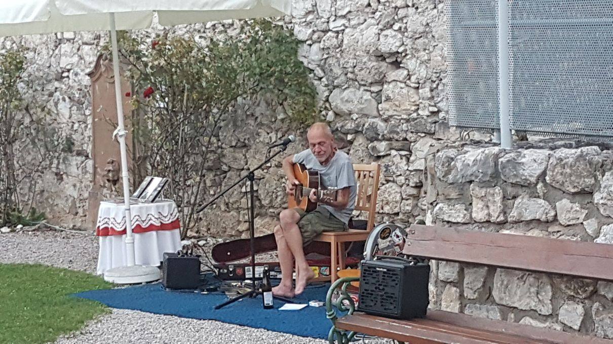 Open Air Gitarrenkonzert Peter Ratzenbeck
