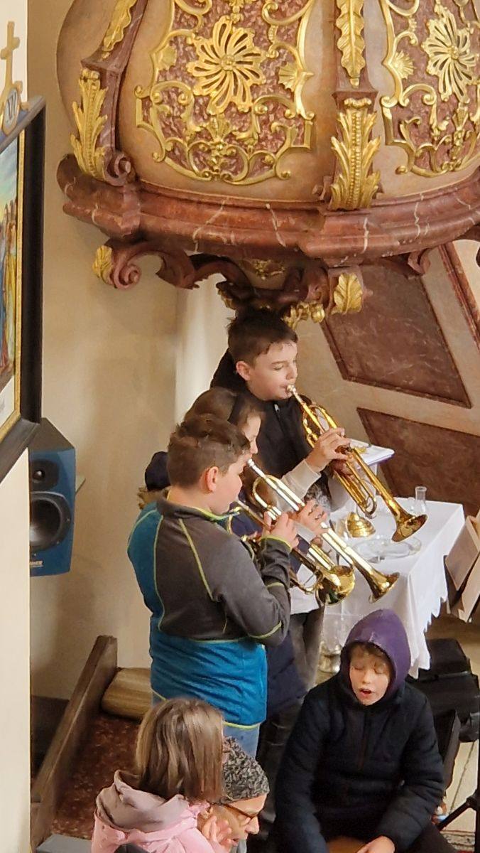 Rhythmische Familienmesse Erstkommunionkinder Firmlinge Fastensuppe