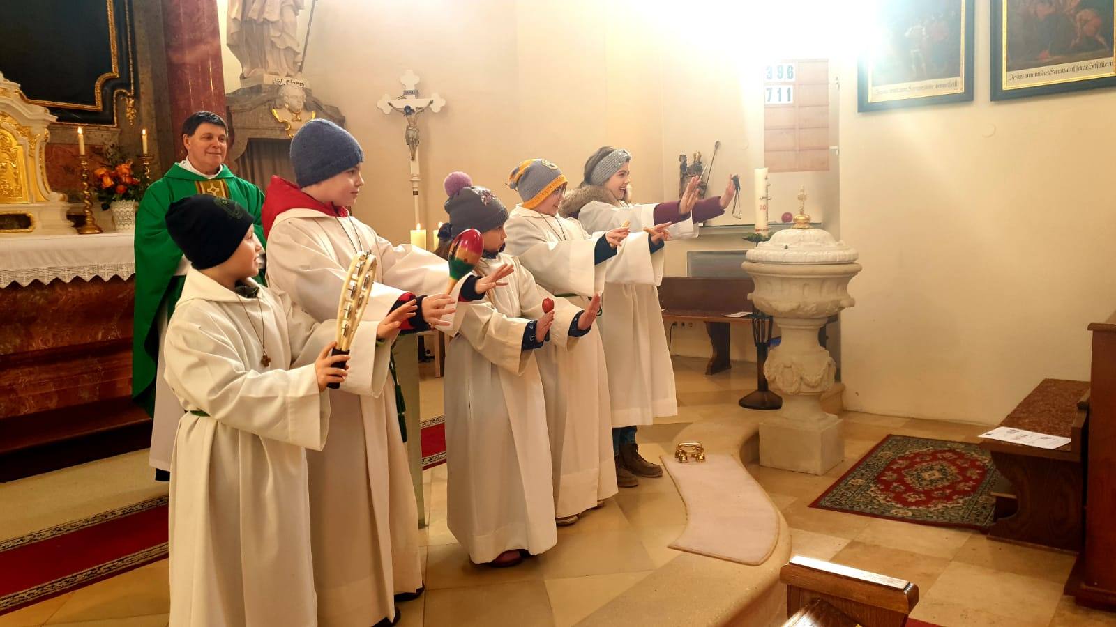 Hl. Messe am Faschingsonntag - Friedenskerzen