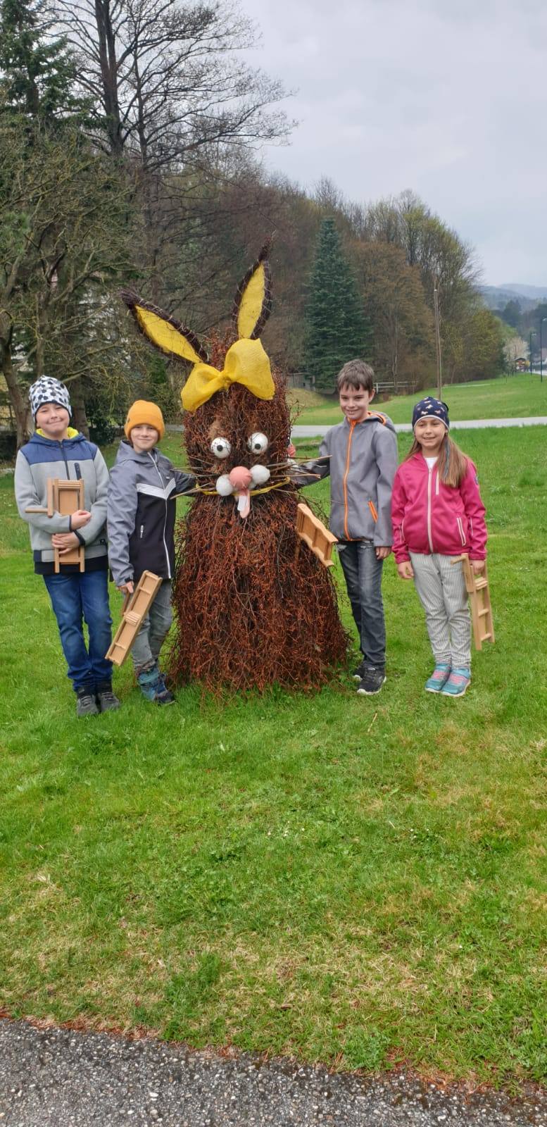 Kinderkreuzweg und Ratschen