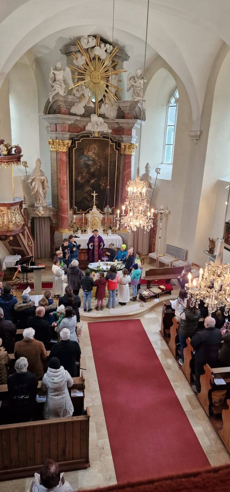 Rhythmische Familienmesse mit Vorstellung Erstkommunionskinder und Firmlinge