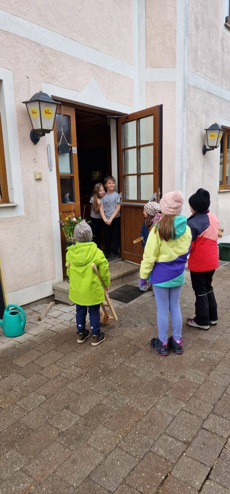 Kinderkreuzweg und Ratschen