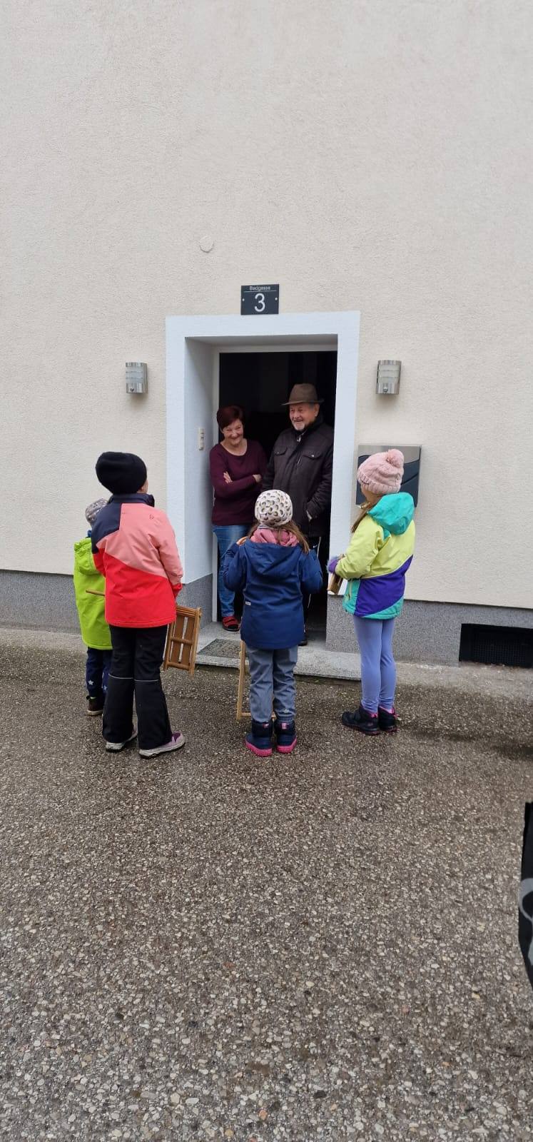 Kinderkreuzweg und Ratschen