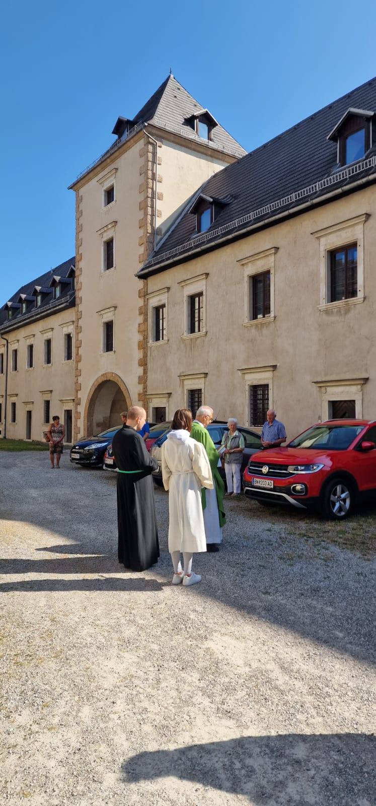 Hl. Messe und Fahrzeugsegnung