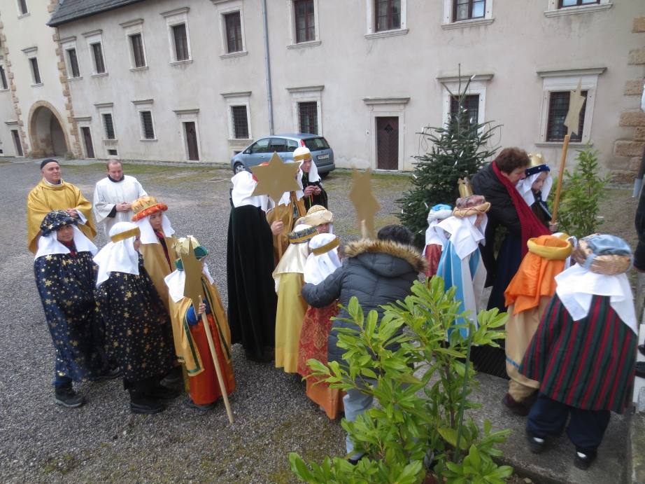 Sternsingen und Dreikönigsmesse