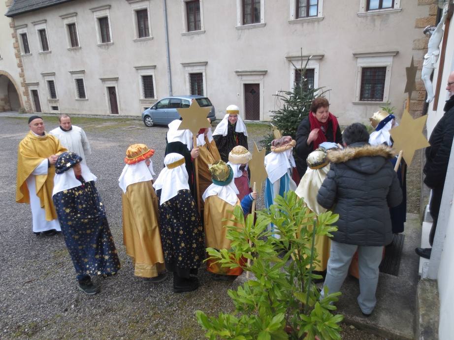 Sternsingen und Dreikönigsmesse