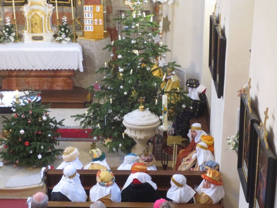 Sternsingen und Dreikönigsmesse
