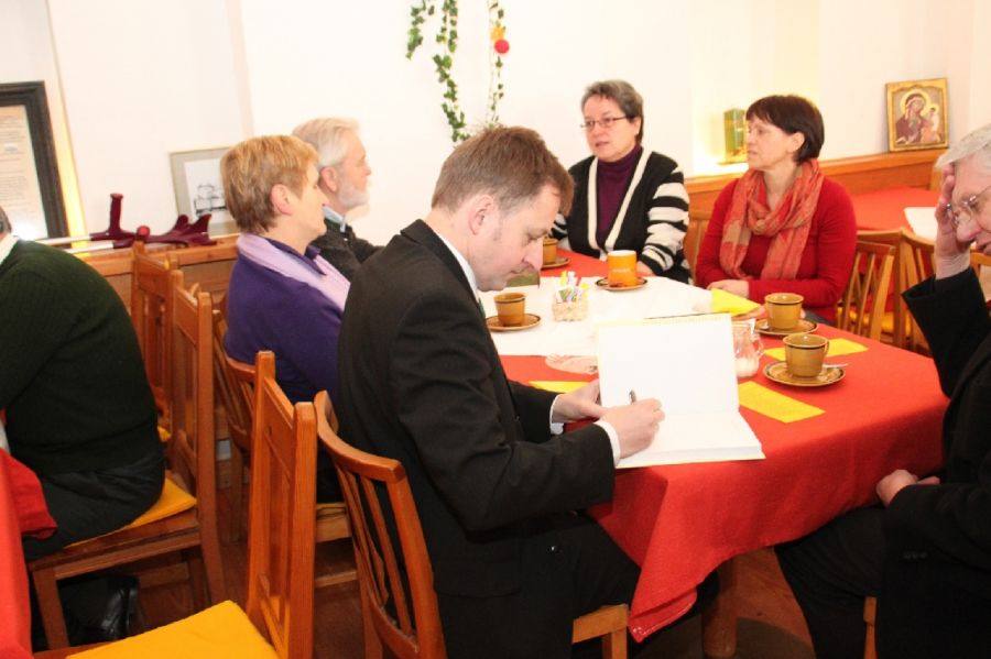 Segnung der Signet-Tafel des Wallfahrtsweges Wienerwald