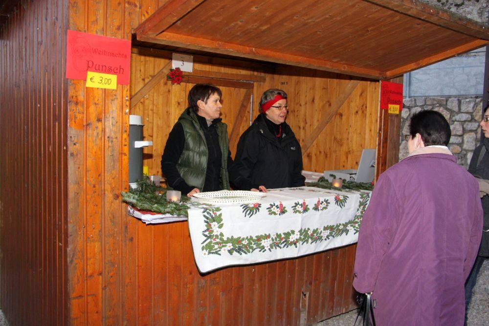 Adventmarkt und Konzert