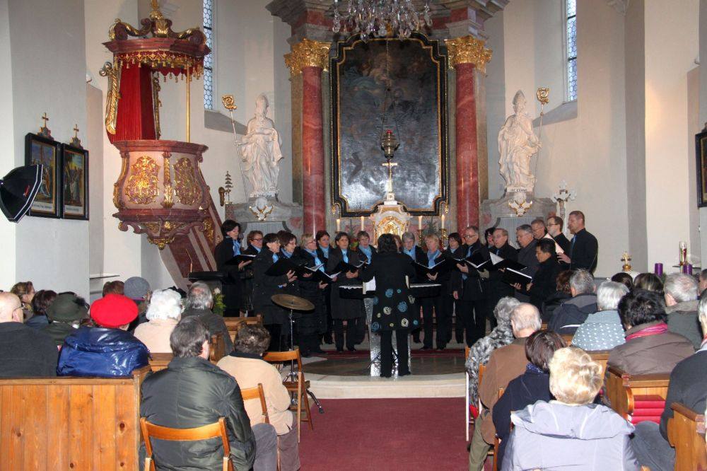 Adventmarkt und Konzert
