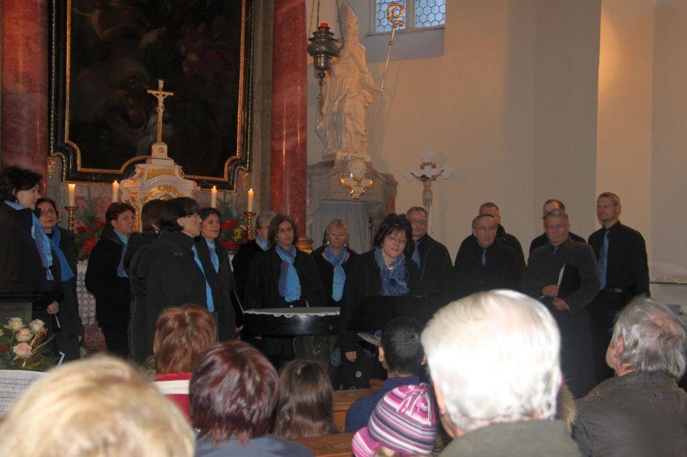 Adventmarkt und Konzert