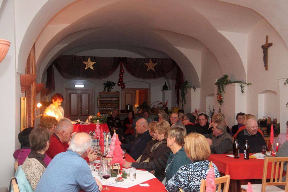 Burgtratsch mit Nikolo