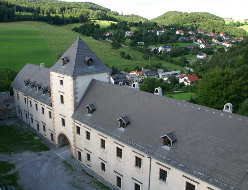 Burg Front